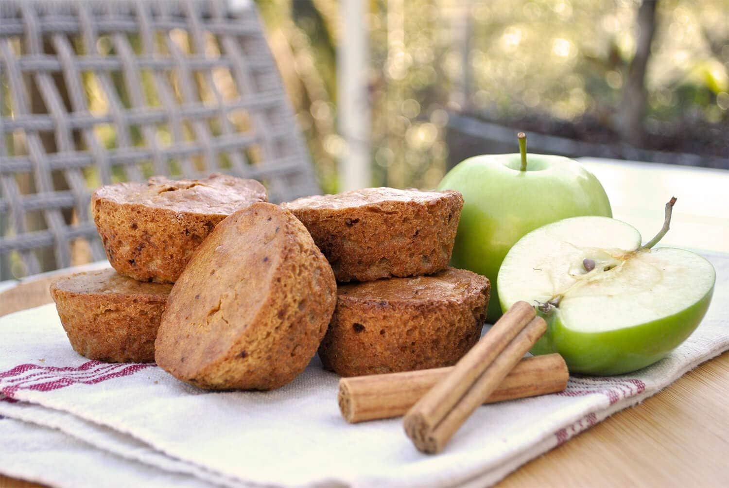 Yes You Can Apple and Cinnamon Muffin Mix 400 G image number 3