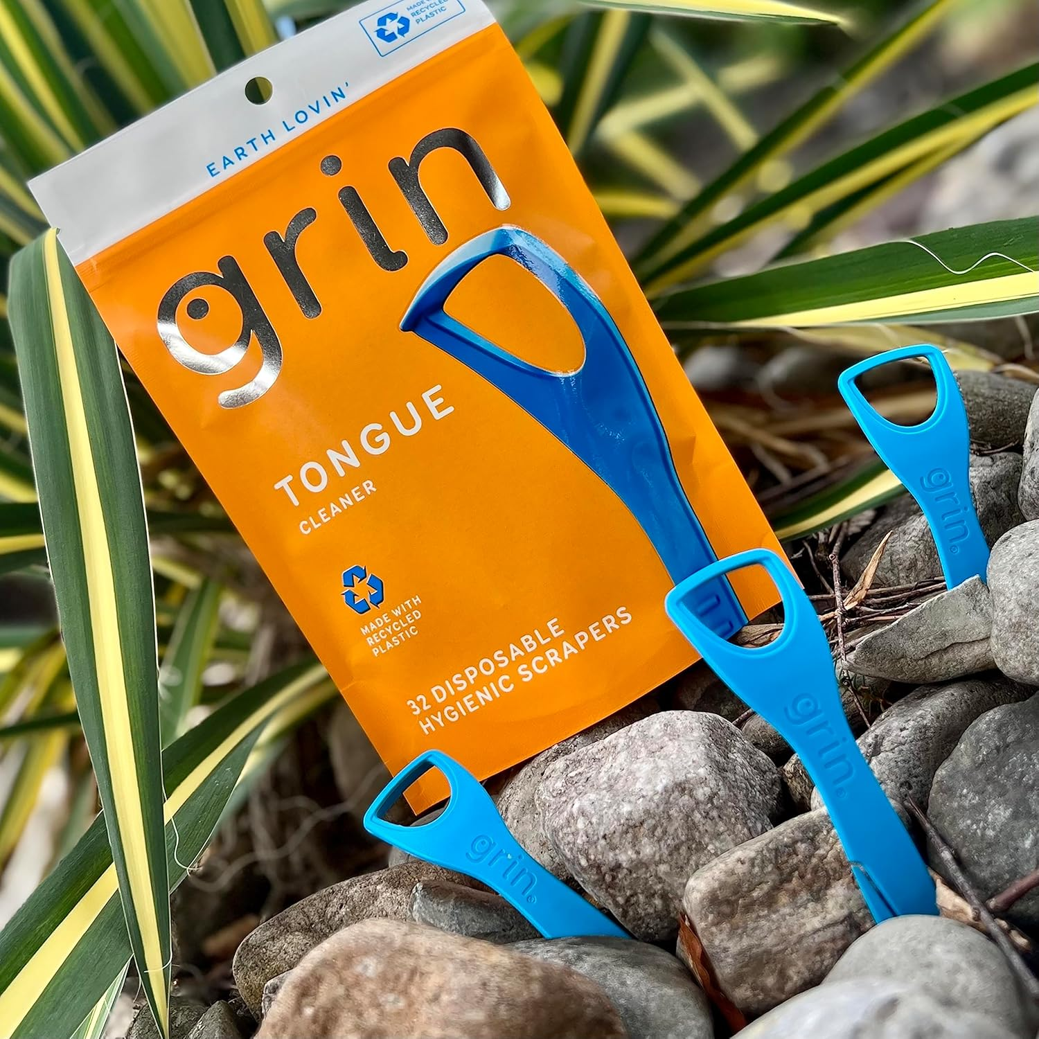 GRIN Tongue Cleaner, 32 Count, Disposable Tongue Cleaner, Hygienic Scraper, Recycled Plastic, Clean Tongue, Promote Fresh Breath, Includes Safe Fold- Back Tooth Pick image number 2