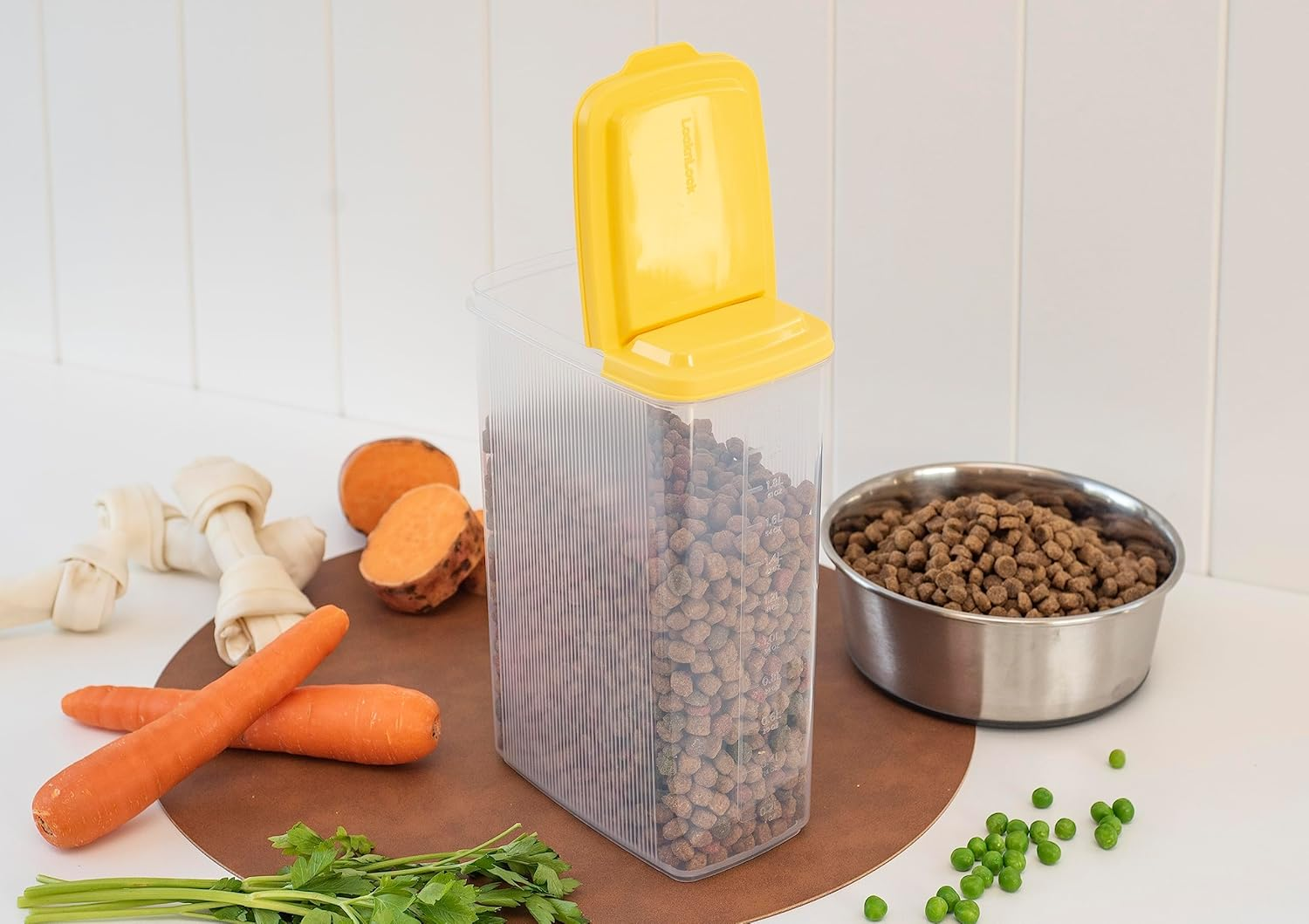 Lock & Lock Flip Top Pet Food Storage Container, 2.4 Litre Capacity image number 5