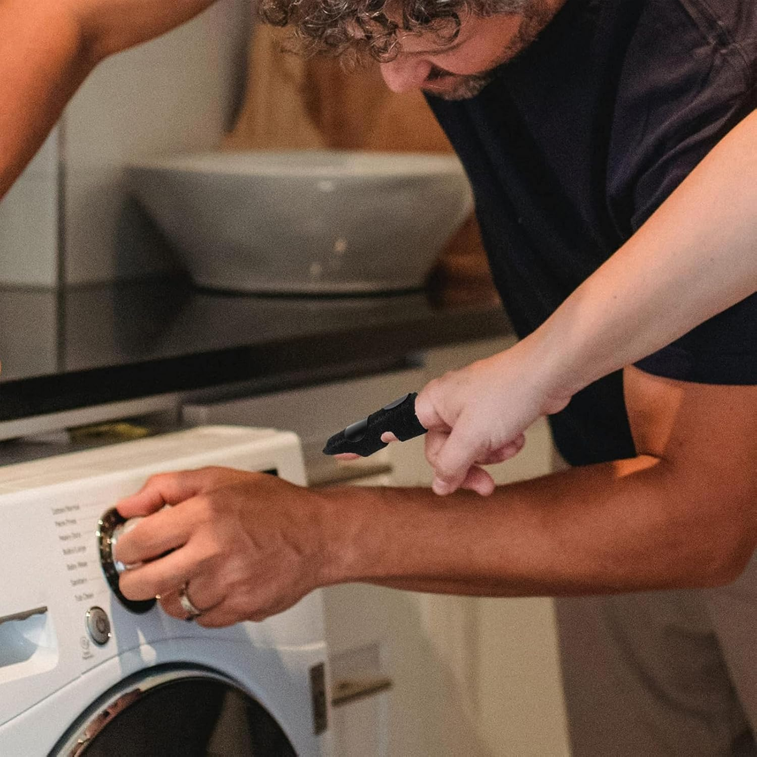 2 Pcs Trigger Finger Splint + 5 Pcs Finger Sleeves Set &ndash; 2 Sizes, Adjustable Compression Brace with Elastic Straps &ndash; Pain Relief & Stabilization for Middle, Ring, Index, Pinky & Thumb &ndash; Black (9 Pieces Total) image number 4