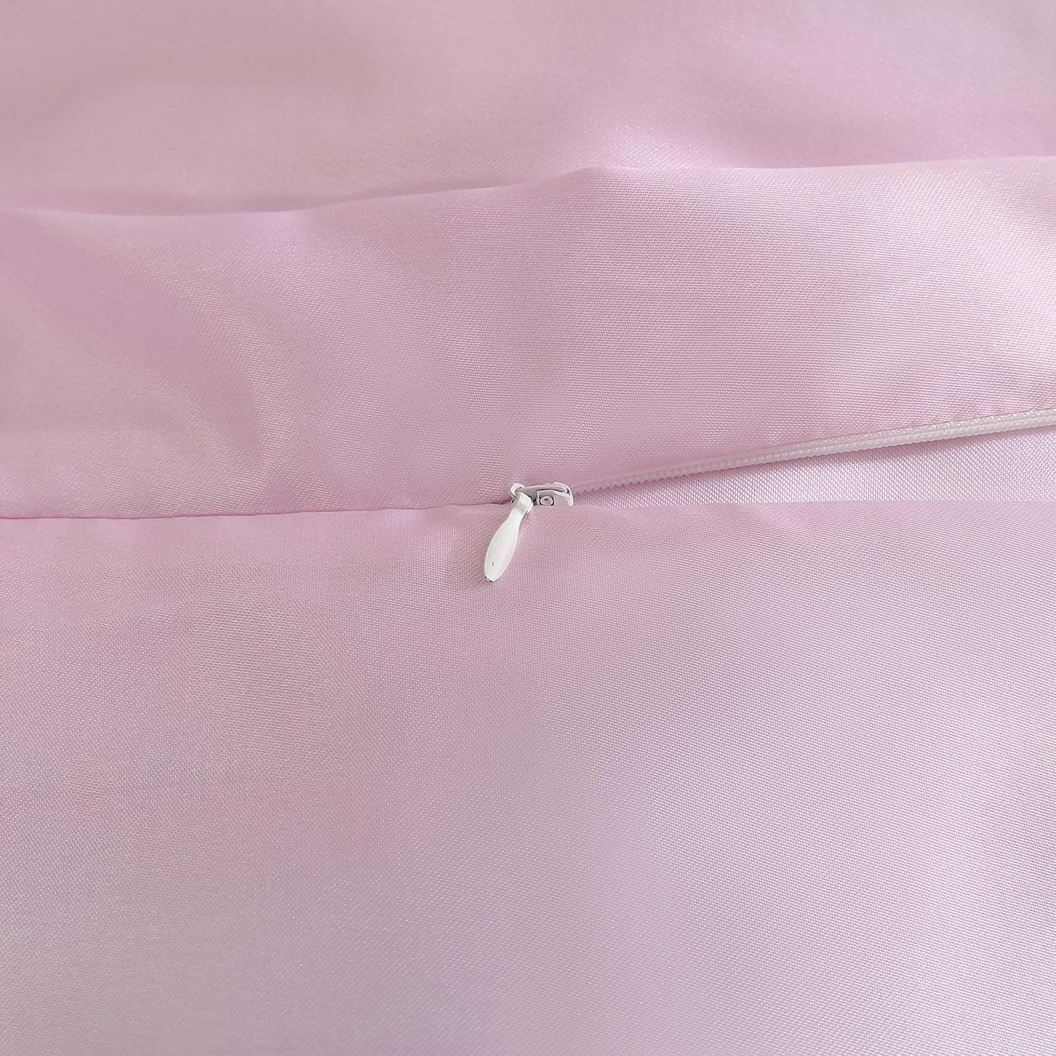 Betsey Johnson - Duvet Cover Set, Super Soft Satin Bedding with Matching Shams, inside Corner Ties for Secure Fit (Pastel Ombre Purple, Full/Queen)