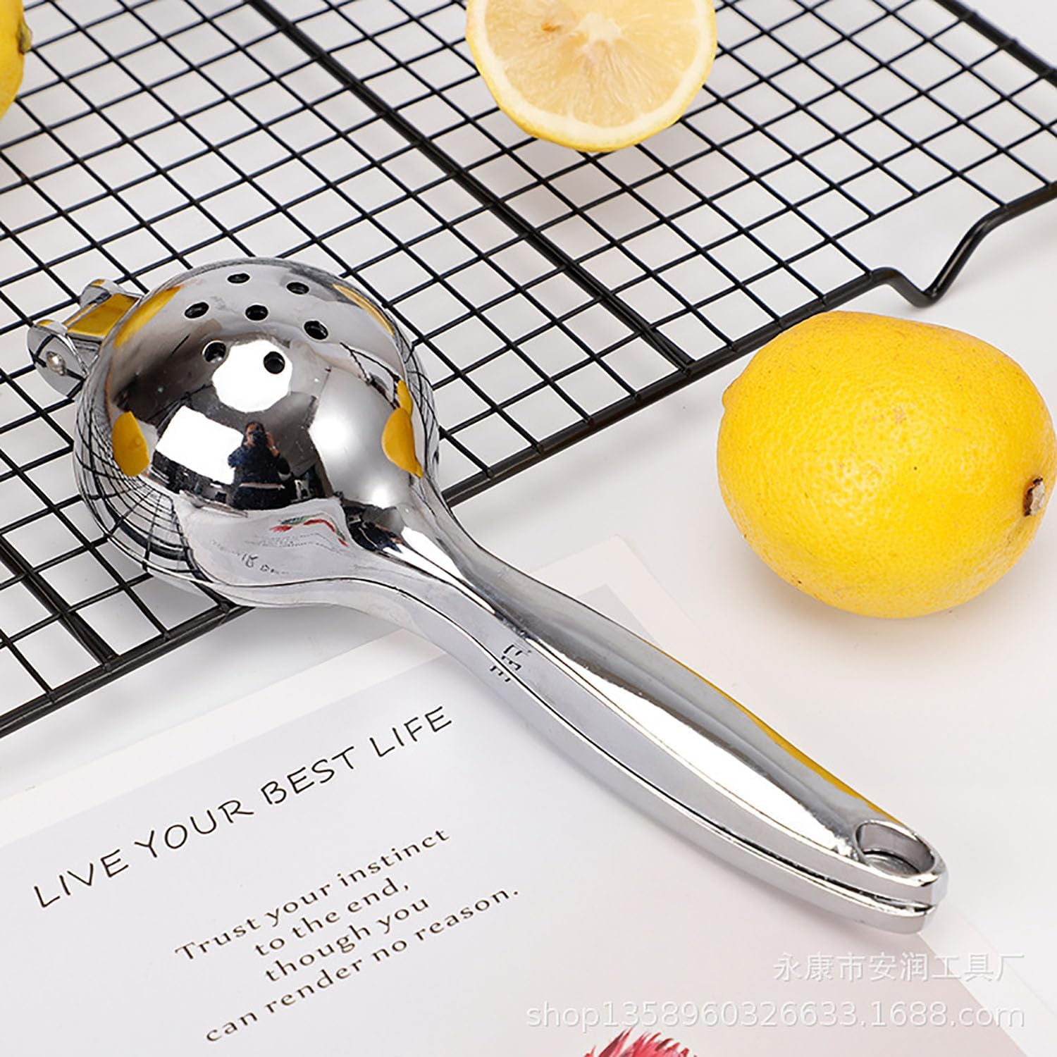 Stainless Steel Lemon Squeezer, Manual Hand Lime Juicers Citrus Juicers, Easy to Extract All Lemon/Citrus Juice, Suitable for Home, Bar image number 6