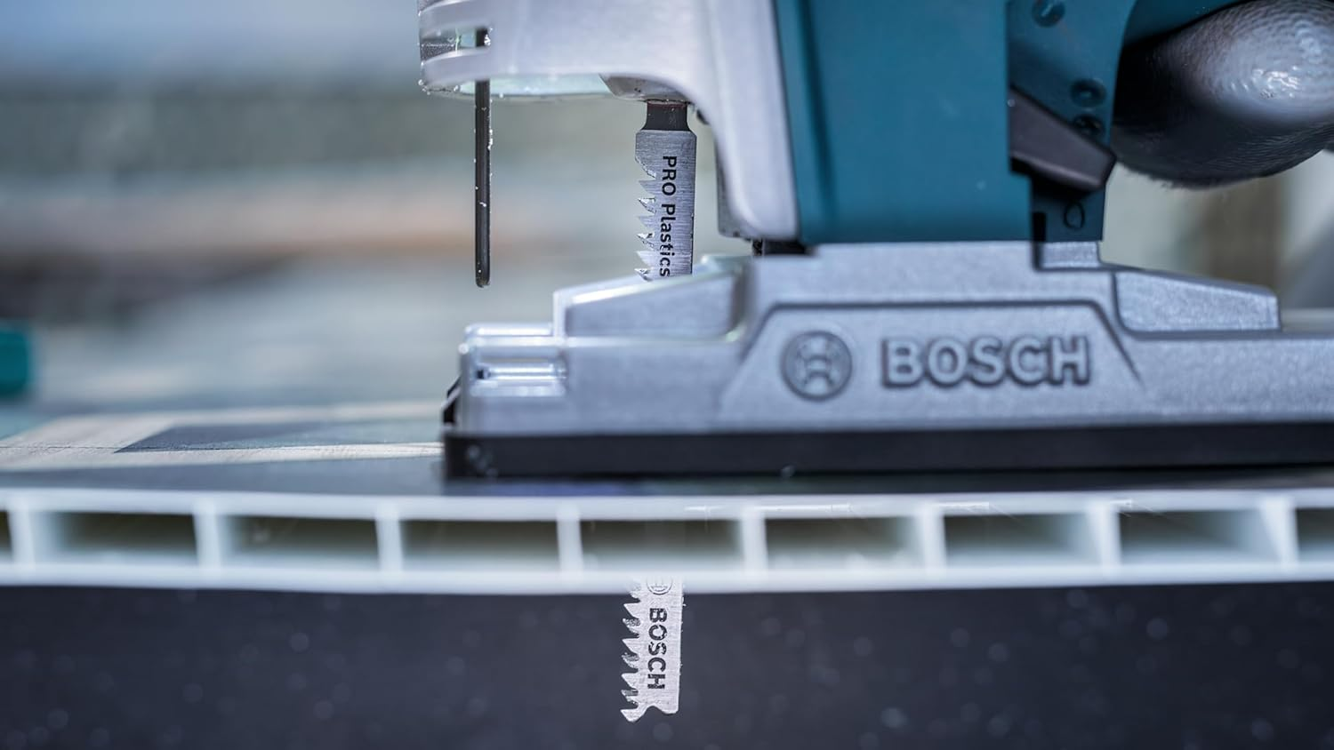 Bosch 2 X PRO Plastics PVC Clean T102H Jigsaw Blade (For Plastic, Plastic, Length 100 Mm, Professional Accessories Jigsaw) image number 4