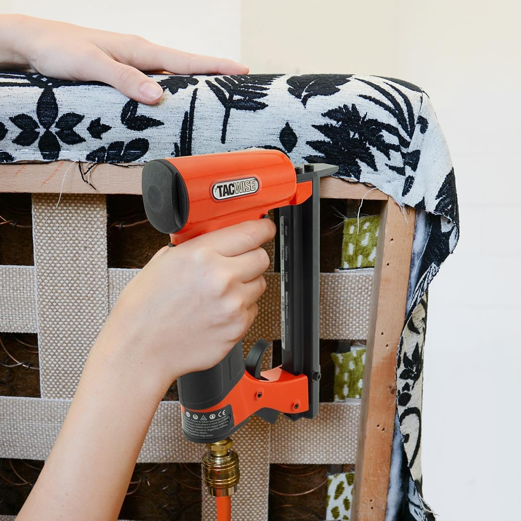 Tacwise 0370 Type 71/12 Mm Galvanised Upholstery Staples, Pack of 20,000 image number 4