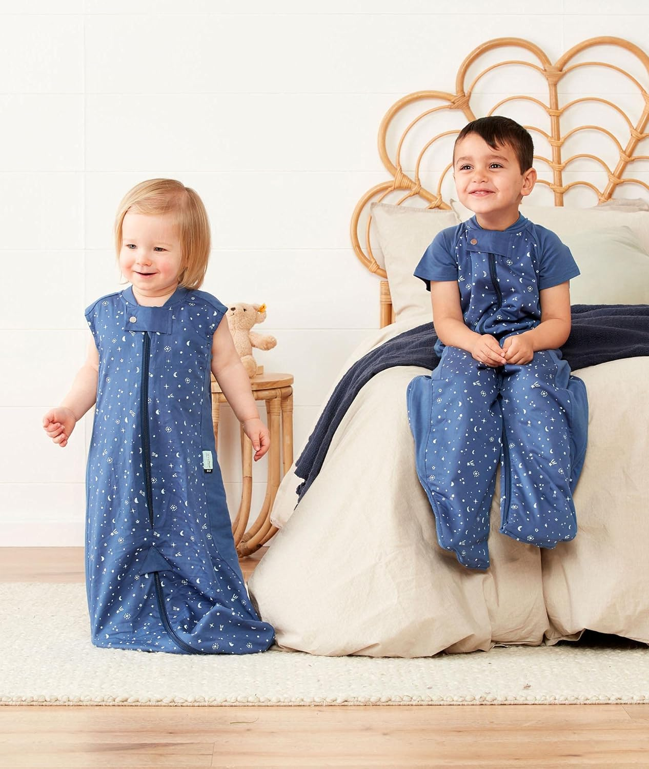 Ergopouch Sleep Suit Bag 0.3 TOG, 3-12 Months, Night Sky Print &ndash; Organic Cotton, 2-In-1 Convertible Sleeping Bag or Suit with Legs, Lightweight & Breathable, Ideal for Room Temperatures (22&ndash;26&deg;C)