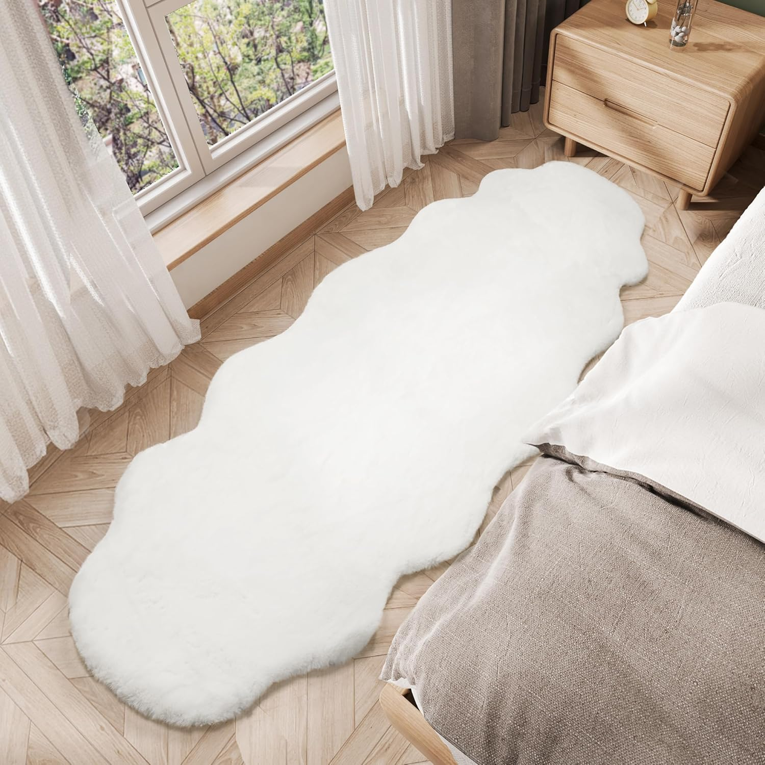 MARLOW Fluffy Shaggy Rug Anti-Slip, Faux Fur Sofa Rugs, Super Soft Floor Carpet for Bedroom, Living Room, Office (200X80Cm,White)