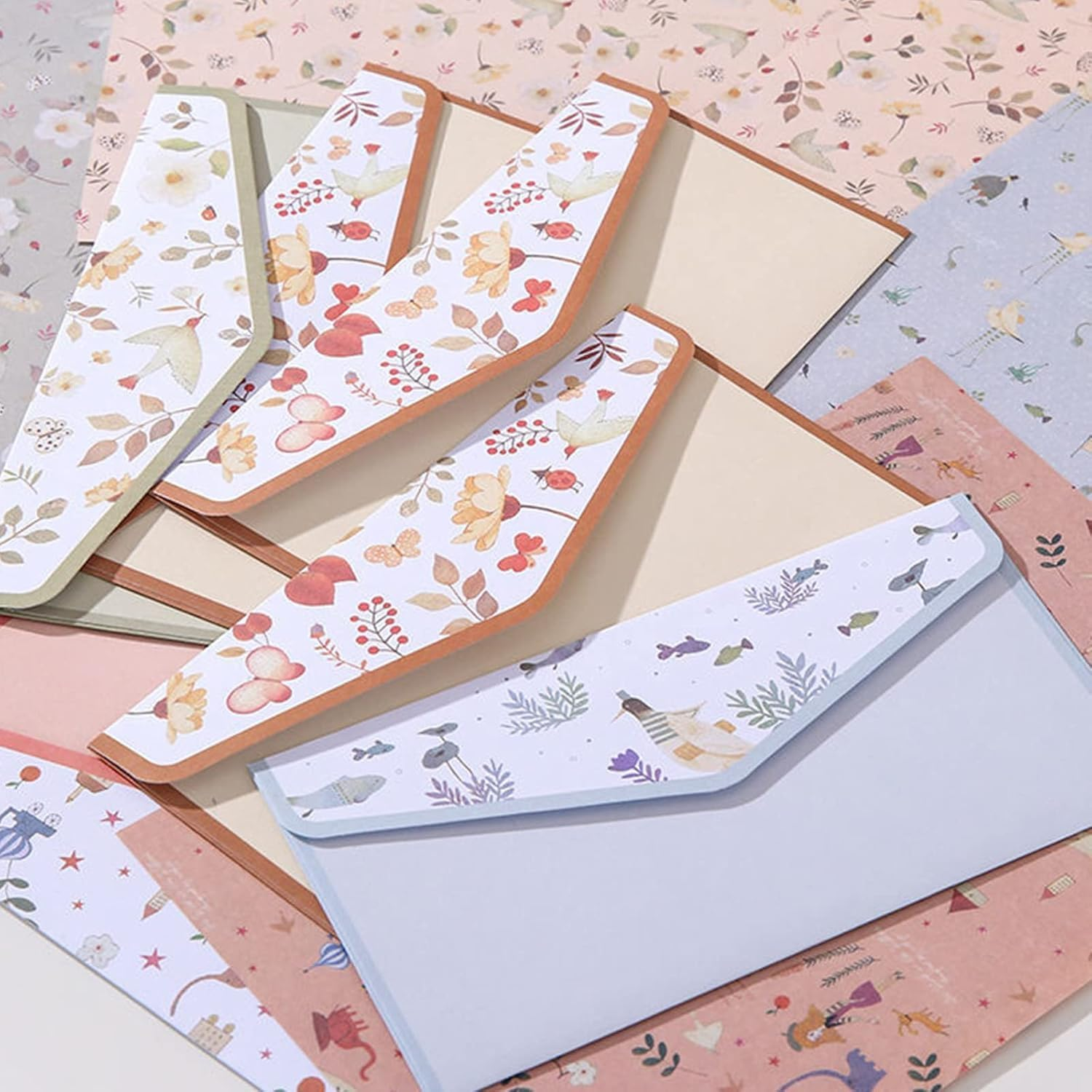 WRENYZK 93 Pcs Stationery Paper Set, 30 Envelopes + 60 Writing Paper + 36 Stickers, Vintage Flowers Writing Paper, Cute Lined Stationery Paper for Writing Letters Invitations Office School Supplies image number 3