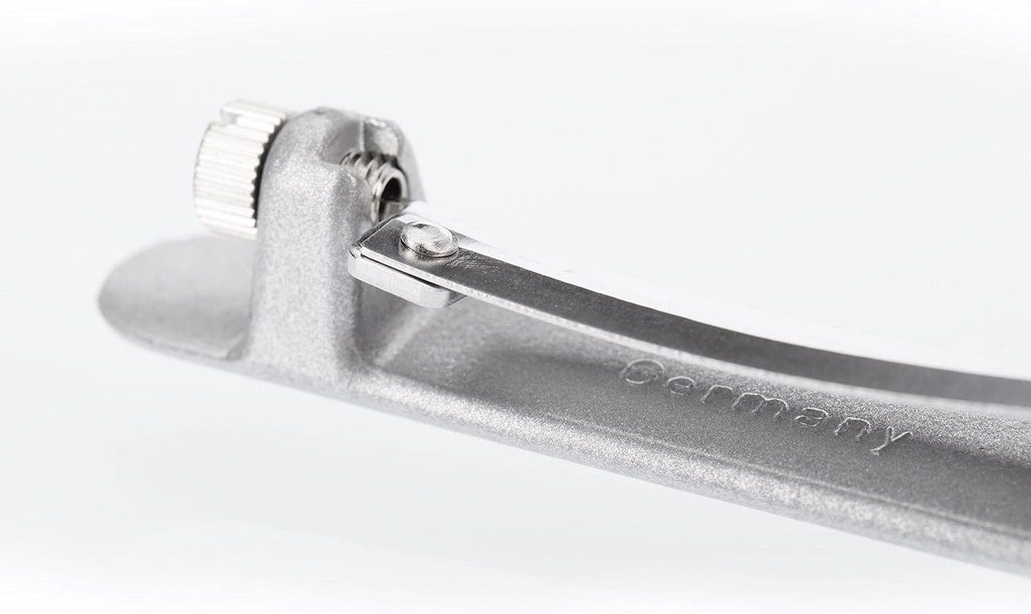 Westmark Swivel Peeler Pomfix Gallant, 7.7 X 1.1 X 0.8 Inches, Black/Silver/Red image number 3