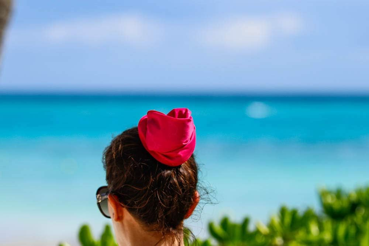 PONYDRY WATERPROOF HAIR SLEEVE in BLACK - Wash Just the Roots of Your Hair While Keeping Your Lengths Dry. Perfect for the Shower, Gym, Pool and Beach image number 6