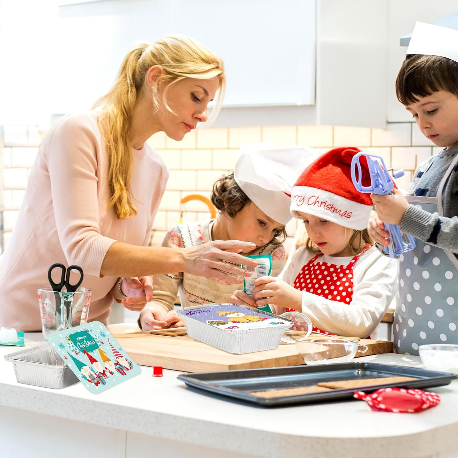 Christmas Leftover Containers with Lids 36 Pcs Santa Christmas Aluminum Food Containers with Lids Disposable Watercolor Goodie Sacks Containers Winter Holiday Party Supply image number 6