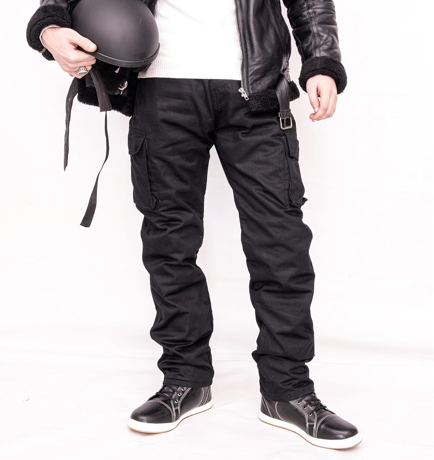 Australian Bikers Gear Motorcycle Black Cargo Jeans with Duponttm KEVLAR ARAMID FIBRE Removable Armour image number 4