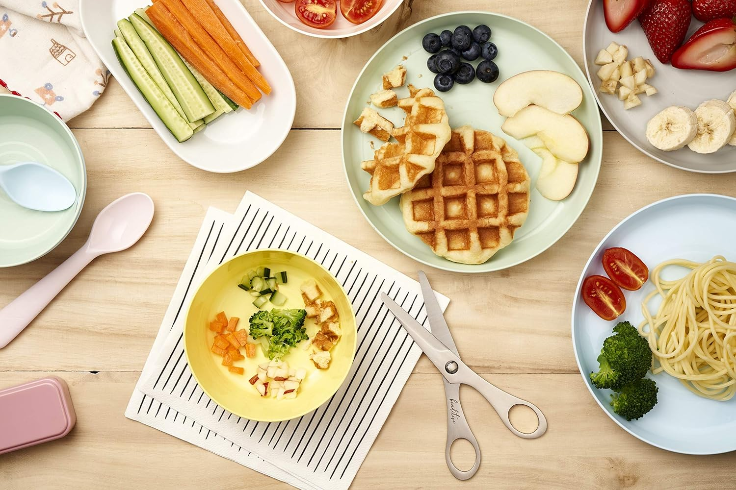 Beaditive Baby Scissors - Stainless Steel Toddler Food Cutter with Serrated Blade and Blunt Tip for Safety - Dishwasher Safe Baby Food Shears for Cutting Tiny Bites with Portable Travel Case image number 2