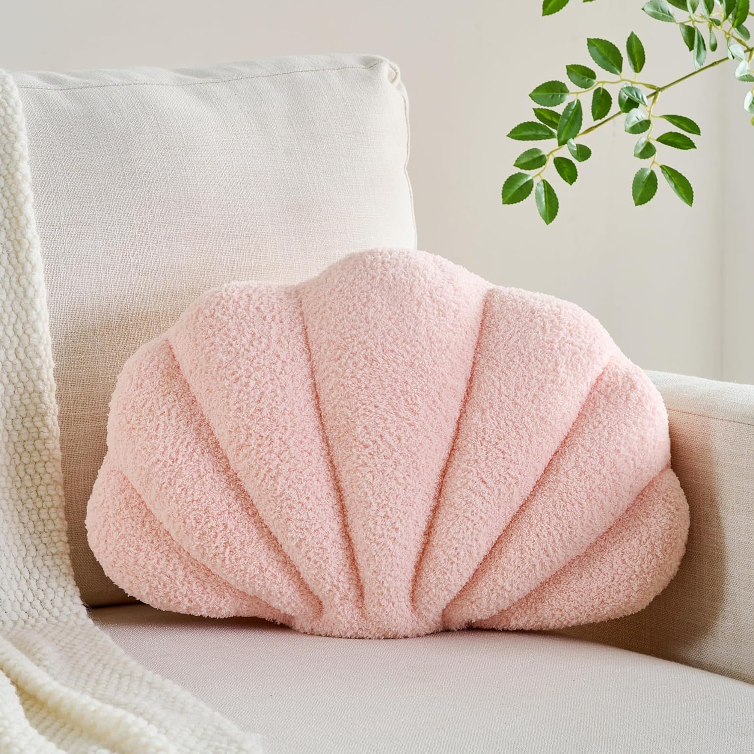 CANGHI Shell Pillow Seashell Decorative Pillow Light Pink Beachy Coastal Shell Shaped Throw Pillows 18X13 Inch Soft Ocean Beach Sea Shell Plush Pillows Cushion for Bed Couch Living Sofa Room Decor