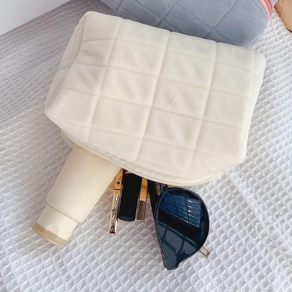 Cessfle Checkered Plush Makeup Bag Small Cosmetic Bag, Puffy Cute Makeup Bag for Purse Solid Color White Makeup Pouch with Zipper Makeup Brushes Storage Bag, 1Pc-White
