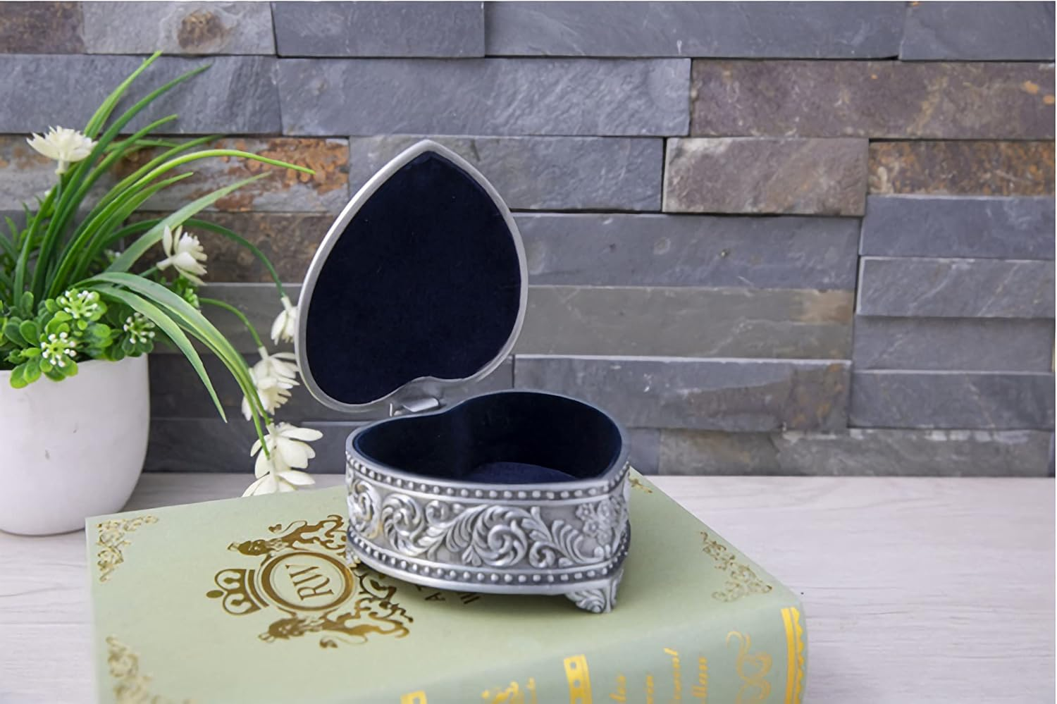 Vintage Metal Heart Shape/Retro Classic Pirate Jewelry Box, Small Trinket Jewelry Storage Box for Rings Earrings Necklace Treasure Chest Organizer Antique Jewelry Keepsake Gift Box Case for Girl image number 4