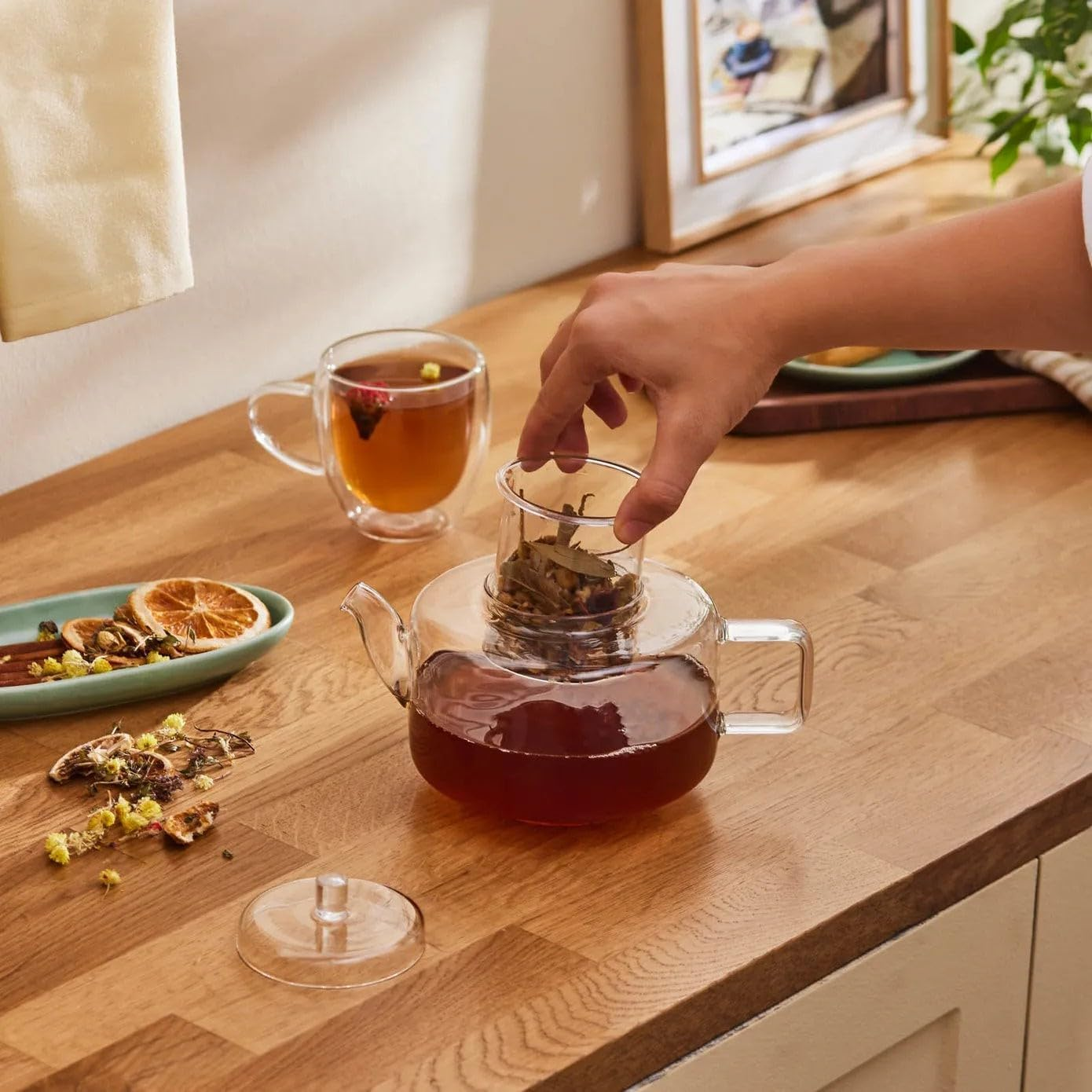 Karaca Flat Borosilicate Glass Teapot with Infuser - Clear Turkish Tea Maker - Ideal for Herbal, Loose Leaf - Teapot with Strainer (1.10L) & Tea Kettle (1.75L) for Stovetop - Luster image number 4