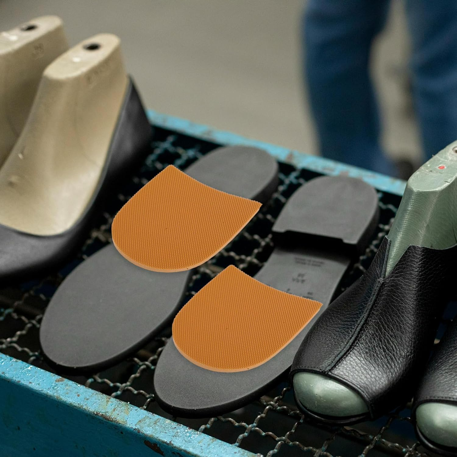 Baluue Shoe Heel Repair Pads - 2Pcs Anti-Slip Rubber Shoe Heel Repair Replacement Pads Kit for Women Men Easy Application Comfortable Walking