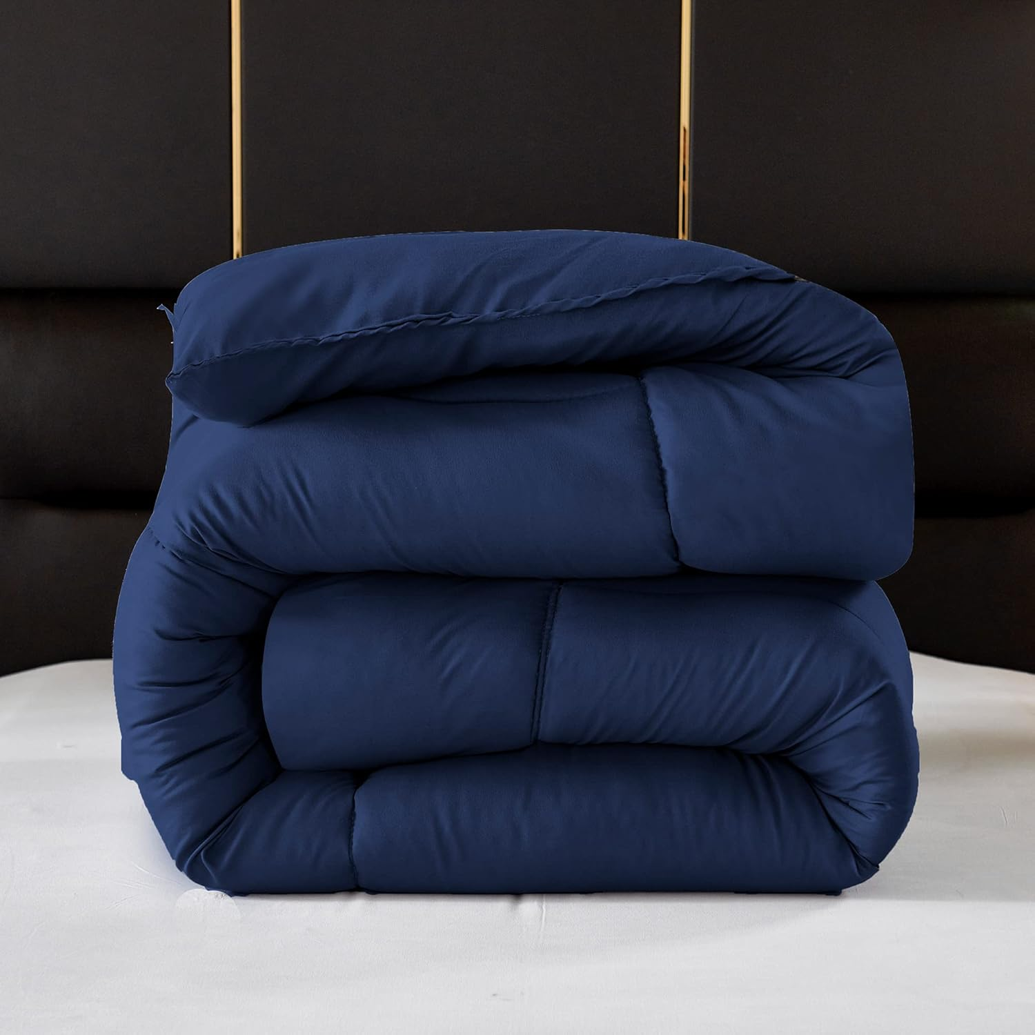 Comfywell Super King Duvet &ndash; Plain Quilt Comforter Bedspreads, Coverlets & Sets, 2 Pillowcases Warm and anti Allergy All Season Coverless Duvet, Throws for Bed.(Super King (220X260Cm), Navy Blue) image number 6