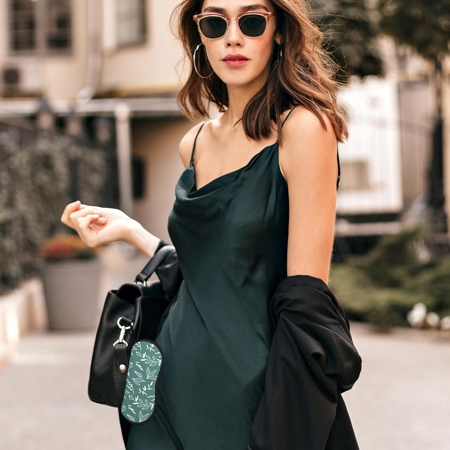 NPOOYI Sunglasses Soft Case, Ultra Light Portable Neoprene Zipper Glasses Case, Eyeglass Case with Carabiner for Men Women image number 5