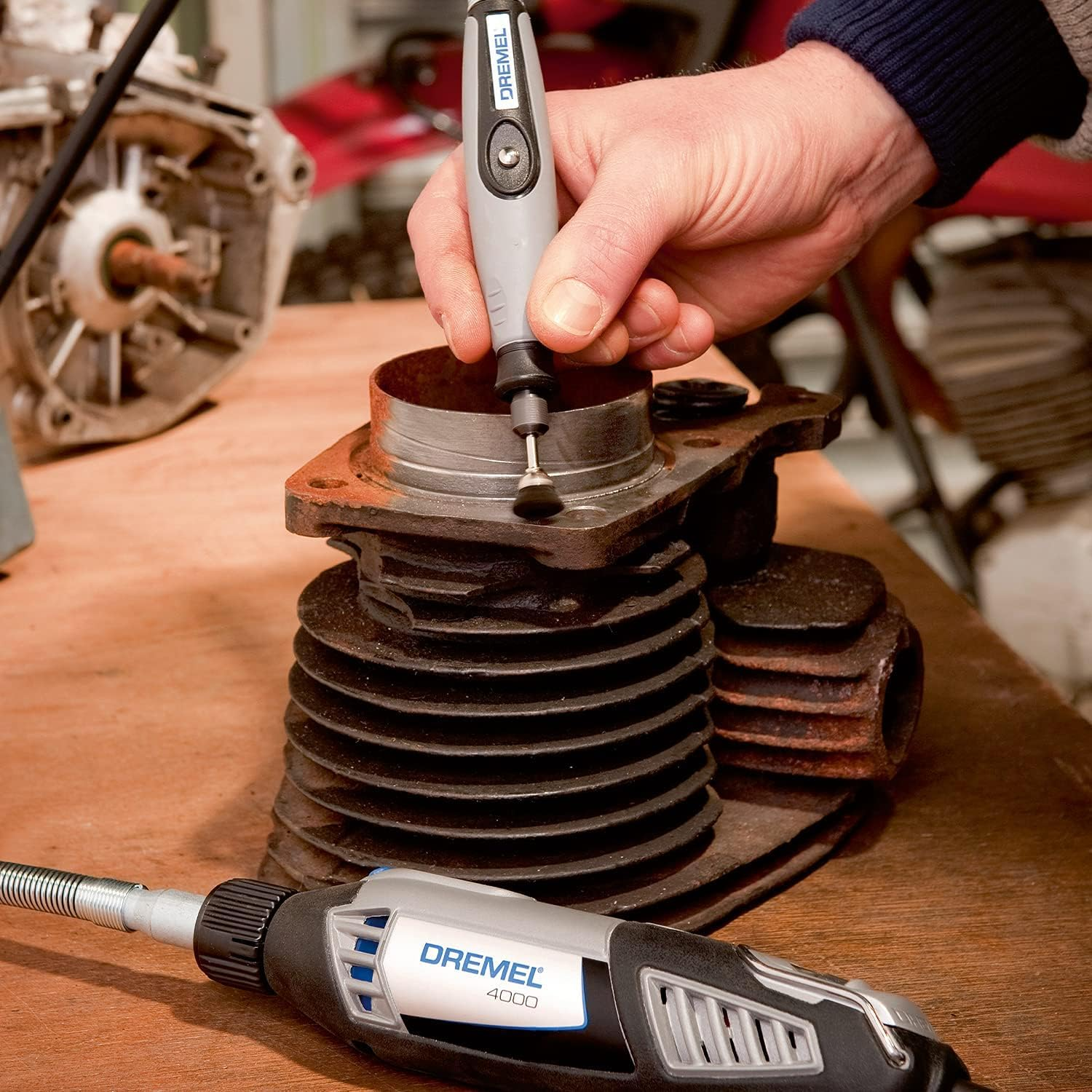 Dremel 531 Stainless Steel Brush Accessory Set, 2 Brushes (13 Mm) for Cleaning Corrosive Resistant Materials image number 2