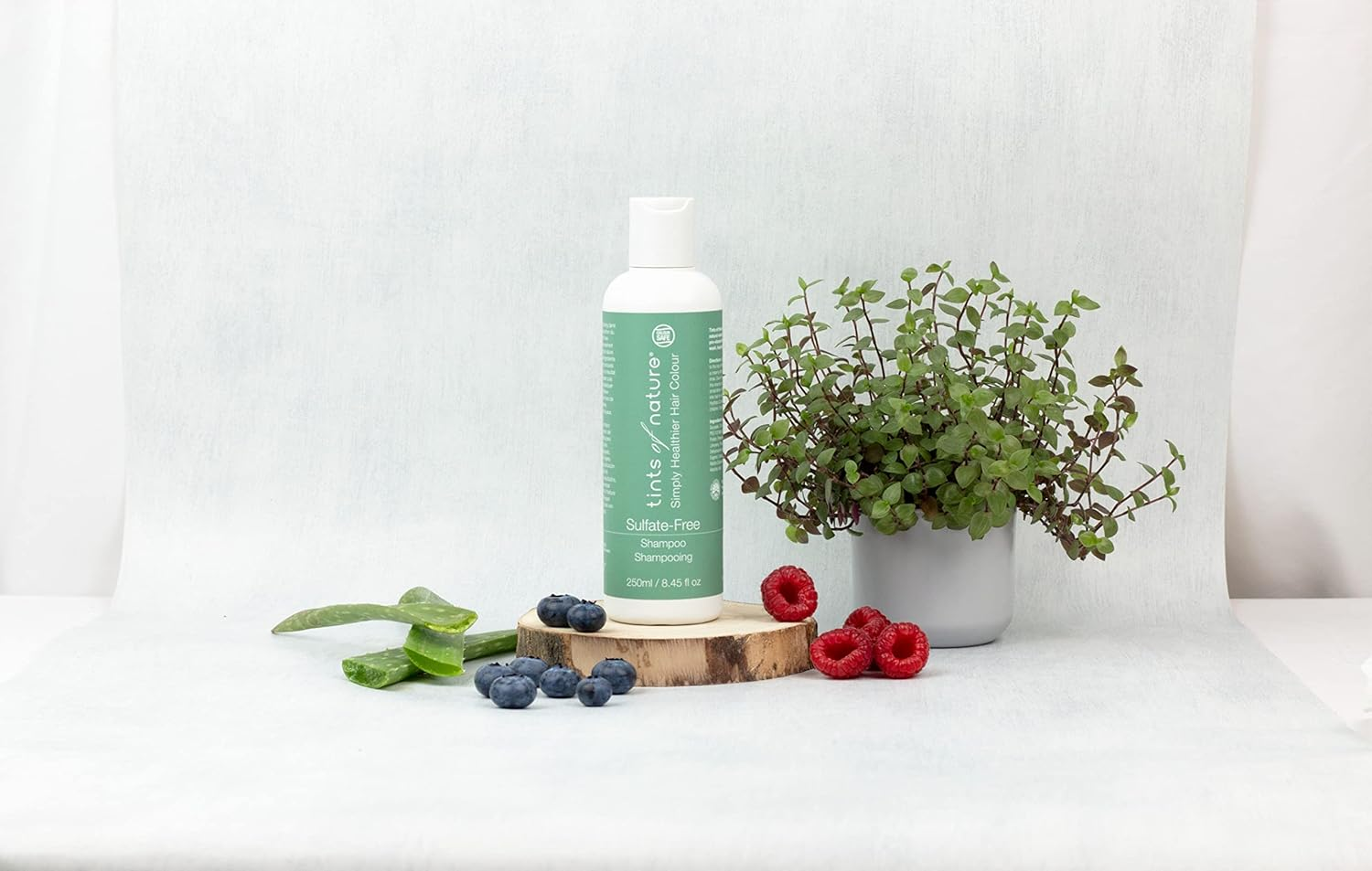 Tints of Nature Natural and Organic Sulfate-Free Shampoo, Vegan-Friendly and Sulfate-Free, 1 X 250Ml