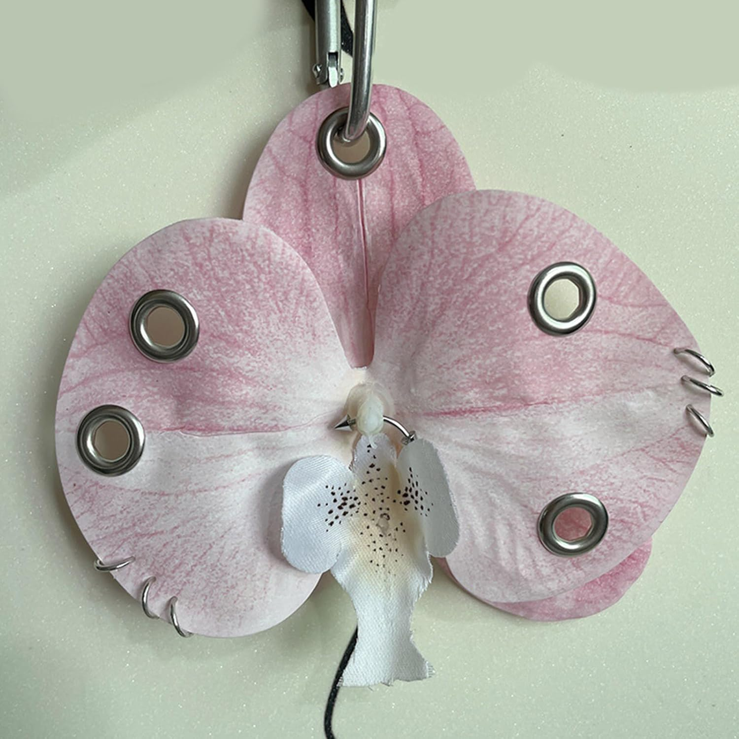 [Xinsheinelry] Artistic Pharaenopsis Shape Reusable Structure Key Chain Pendant Elegant Design Ornament for Practical Decoration Solutions - A image number 5