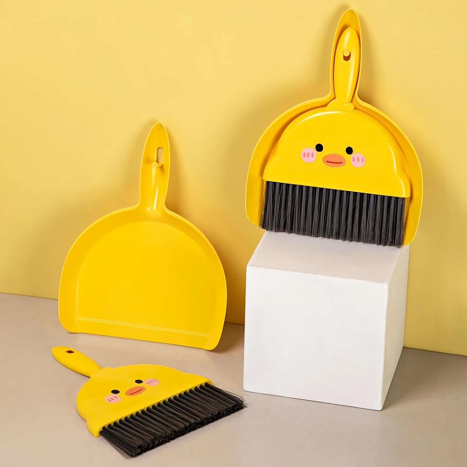 Small Broom and Dustpan Set,1Pc Dust Pan and Brush Set,Cute Little Yellow Hand Mini Broom and Dustpan Set,Small Dust Pan Mini for Tabletop Debris,Keyboards&Clean Pet Cages Guinea Pig Cage(Chick) image number 4