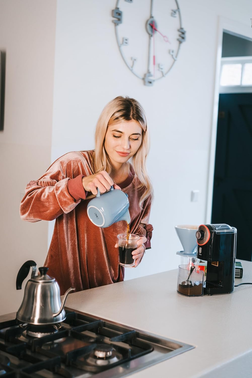 Melitta Molino Coffee Grinder, 1019-01, Electric Coffee Grinder, Flat Grinding Disc, Black/Red image number 1