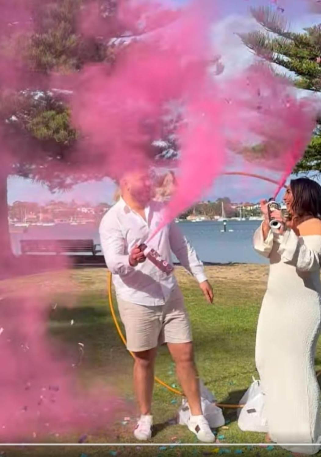 Gender Reveal Fire Extinguisher Jet Blaster &ndash; 300G Explosive Powder for Boy or Girl Announcement | Pink & Blue Gender Reveal Ideas (Pink) - Pink image number 2