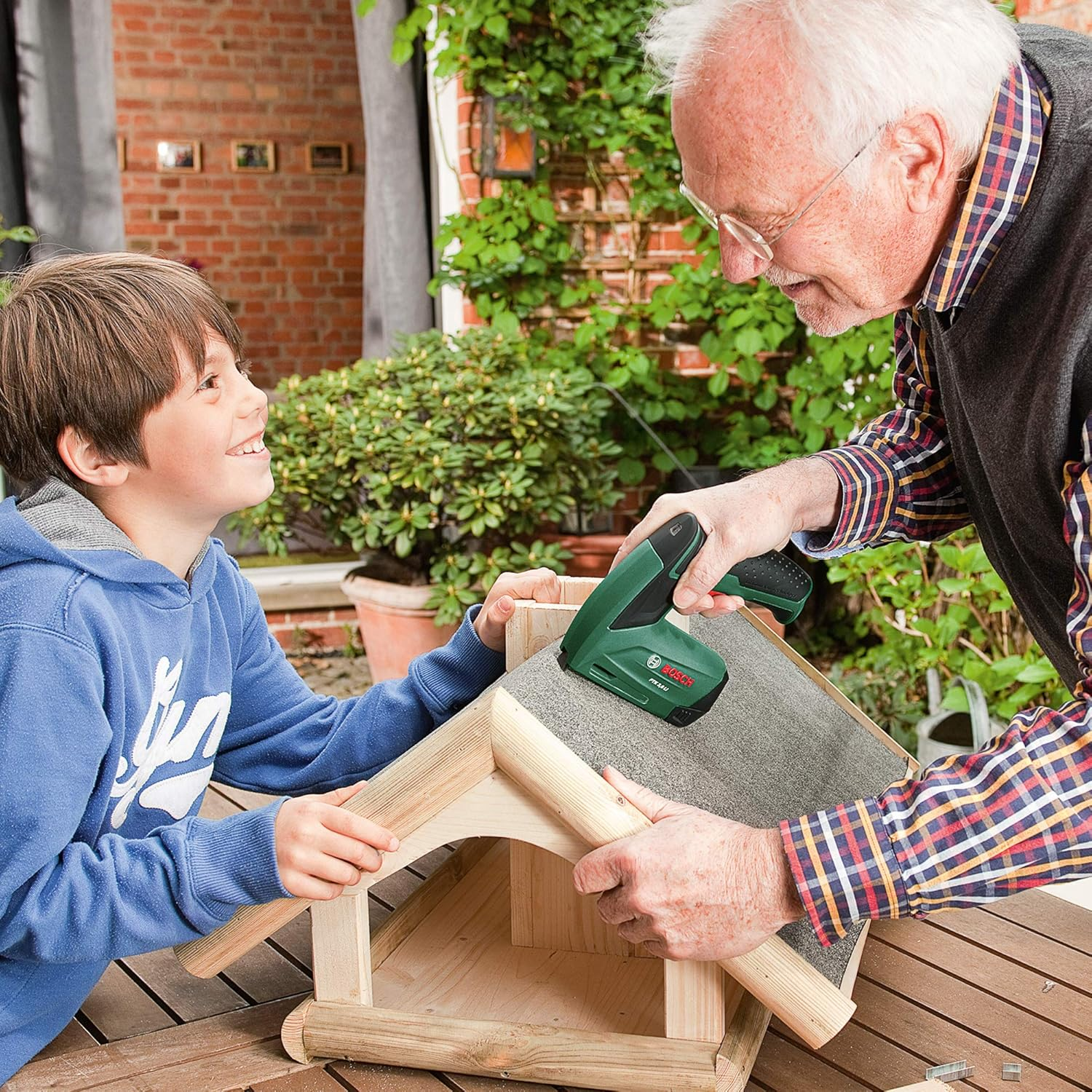 Bosch Accessories 1000 Pcs. Fine Wire Staples (For Textiles, Carpet, Lawn Carpet, Acoustic Panels, Type 53, 10 Mm X 11.4 Mm, Thickness 0.74 Mm, Accessories for Tackers) image number 1