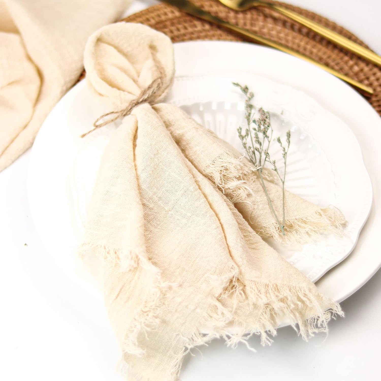 CENZICOM Cotton Linen Dinner Napkins with Fringe, 42 X 42 Cm, Set of 4 (Beige) image number 5