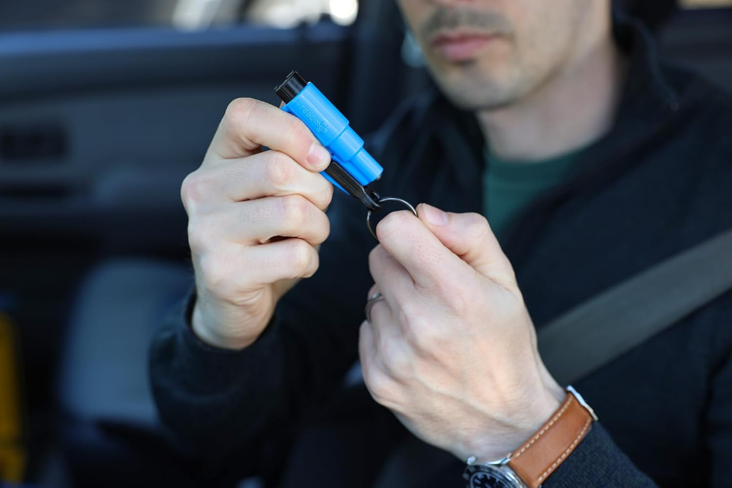 Resqme the Original Emergency Keychain Car Escape Tool, 2-In-1 Seatbelt Cutter and Window Breaker, Made in USA, Rainbow Pack 10 Colors - Compact Emergency Hammer image number 6