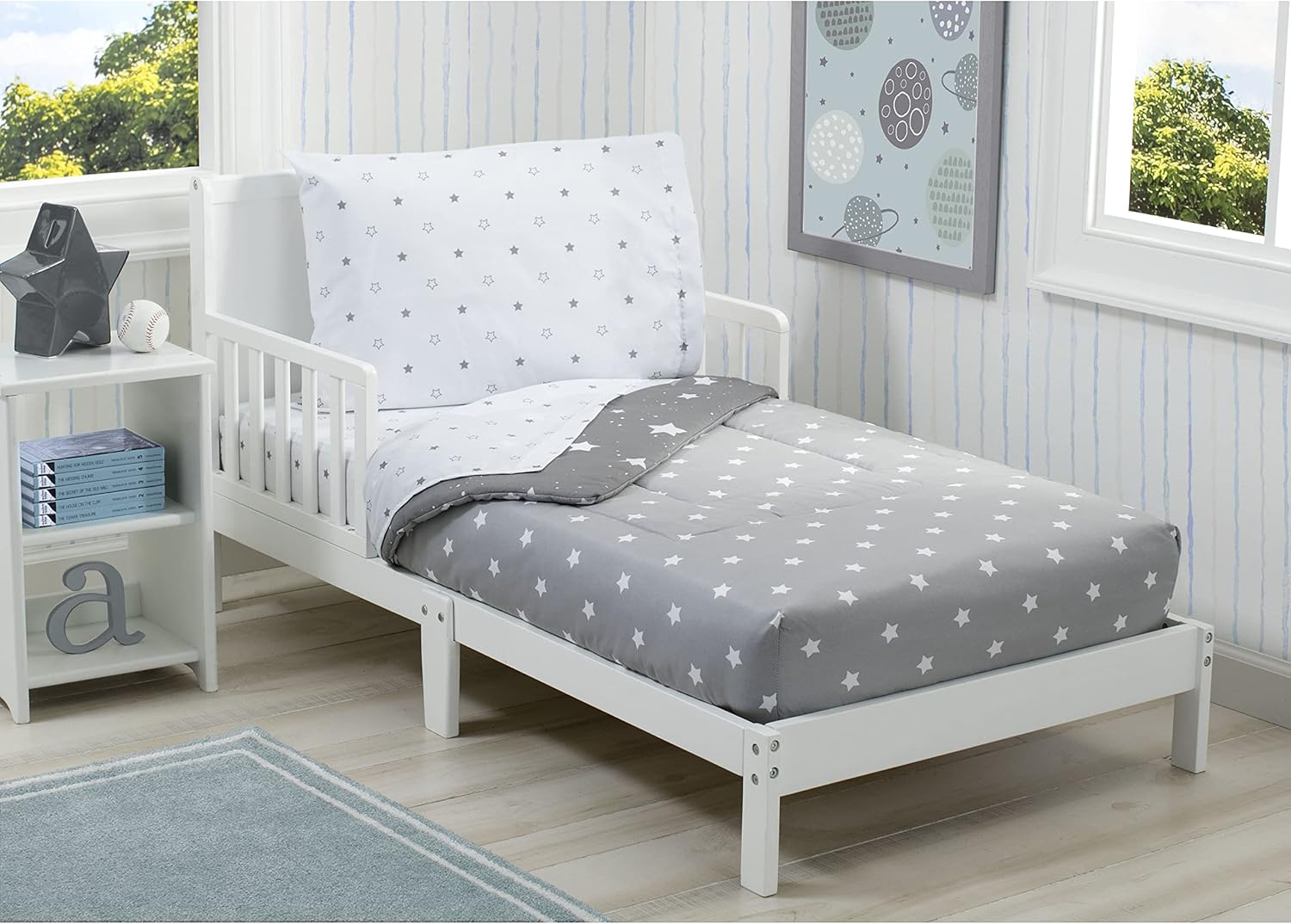 Delta Children 4 Piece Toddler Bedding Set for Boys - Reversible 2-In-1 Comforter - Includes Fitted Comforter to Keep Little Ones Snug, Bottom Sheet, Top Sheet, Pillow Case - Dusty Skies, Grey Stars image number 5