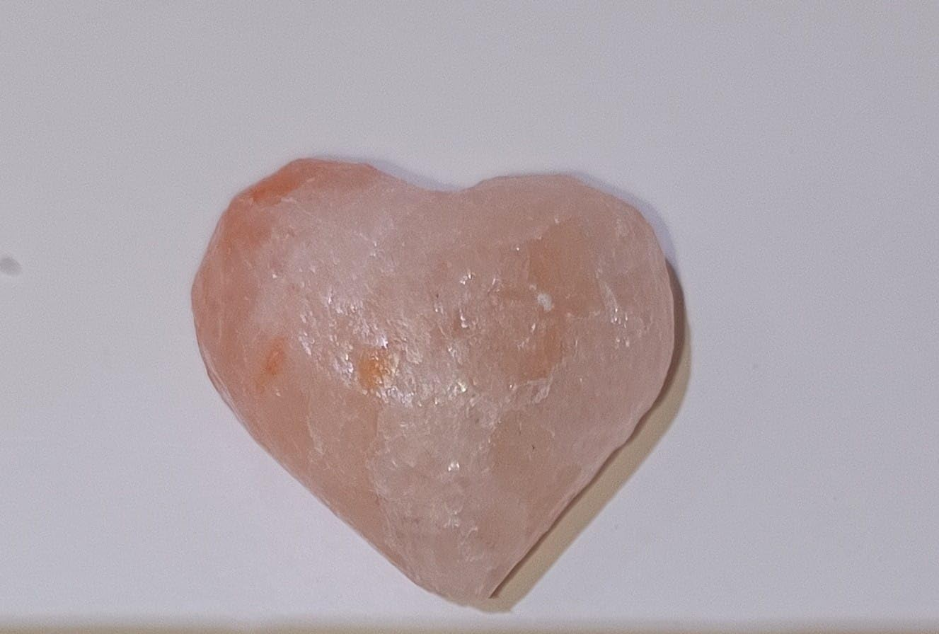 2-3 KG Himalayan Premium Heart Stylefire Bowl with Big Heart Chunks Salt Lamp 100% Authentic, Beautifully Hand Crafted Fire Bowl with Big Heart Chunks Comes with Complete Electric Fitting image number 4