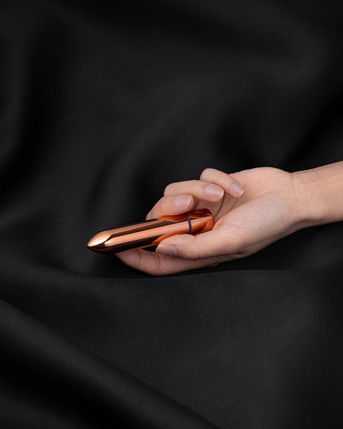 SKYN Thrill Discrete Vibrating Bullet