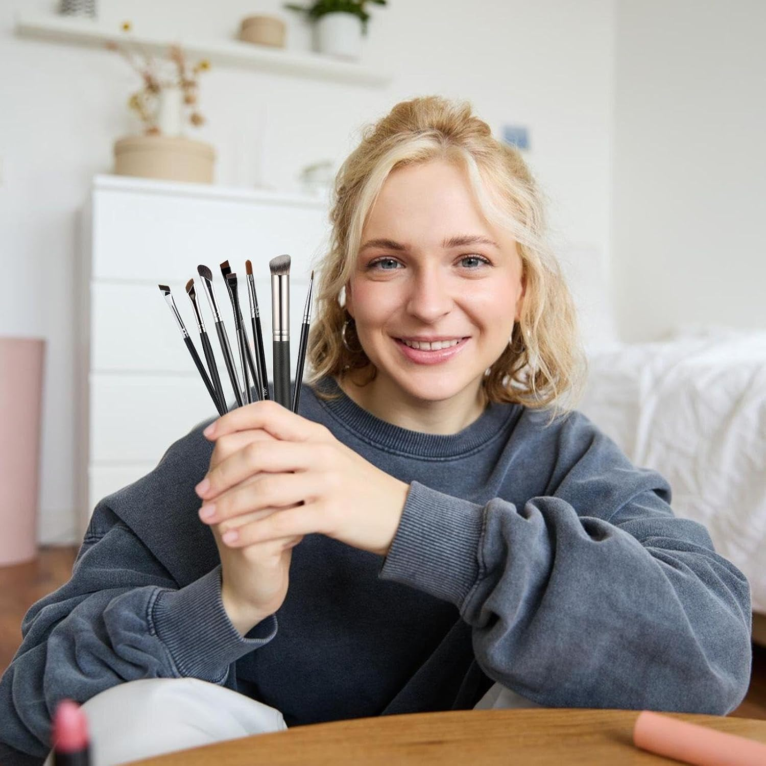 8Pcs Professional Makeup Brushes Eyeliner Concealer Tool Set Chemical Fiber Bristles Beauty Care Tools image number 1