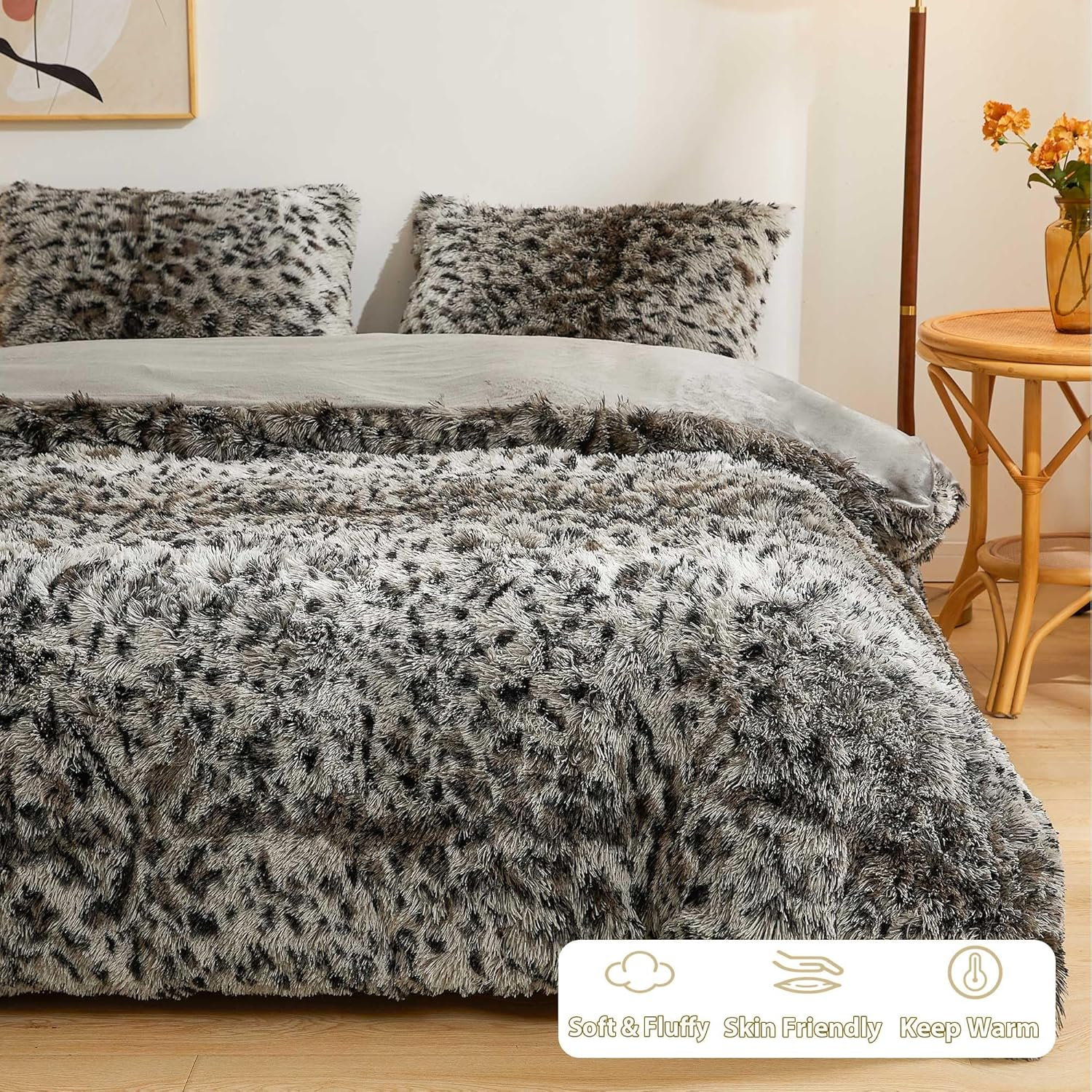 LIFEREVO Cheetah Print Faux Fur Duvet Cover Fluffy Bedding Set, 3 Pieces Soft Plush Fuzzy Comforter Cover Set(1 Shaggy Comforter Cover+2 Furry Pillowcases), Zipper Closure(Queen, Leopard Print Grey) image number 1
