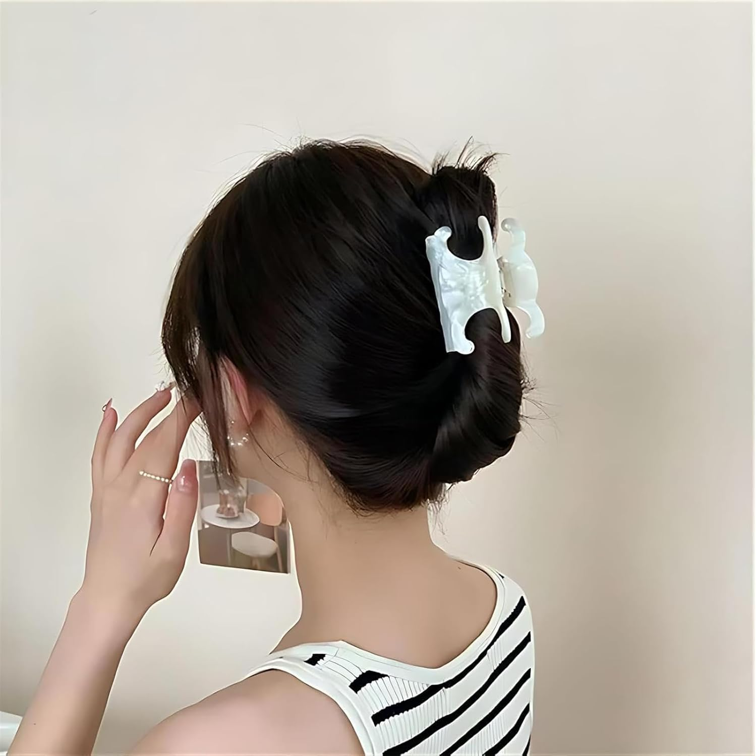 Celblisora Pack of 3 Premium Hair Clips Made of Robust Acetate in Butterfly Shape, Medium Hair Clips, Perfect for Updos, Hair Clips for Women