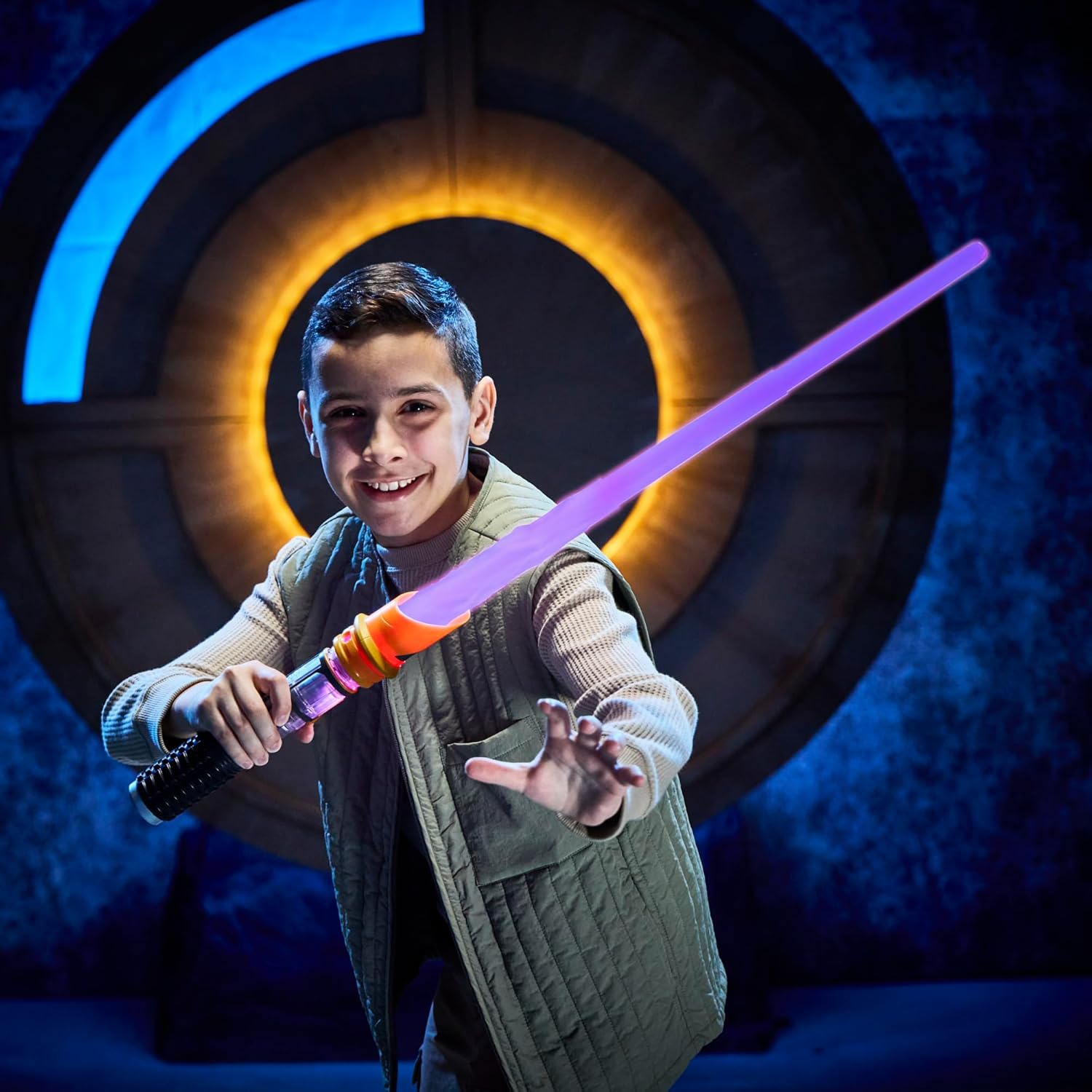 Star Wars Power Crystal Lightsaber, 7 Colors & 10 Crystals, 50+ Color-Changing Combinations, Lights & Sounds, Toys for Boys & Girls Ages 4+ image number 2