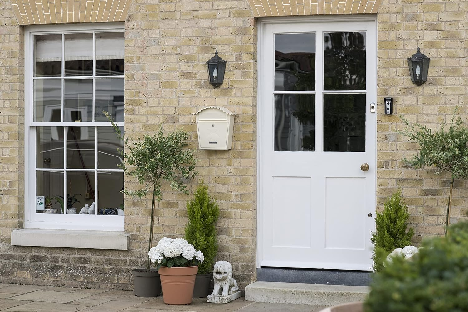 Burg-Wachter MB01AC Classic Wall Mounted Galvanised Steel Lockable Weatherproof Post Box, Antique Cream, 36X37X13Cm - Chartwell Green image number 7