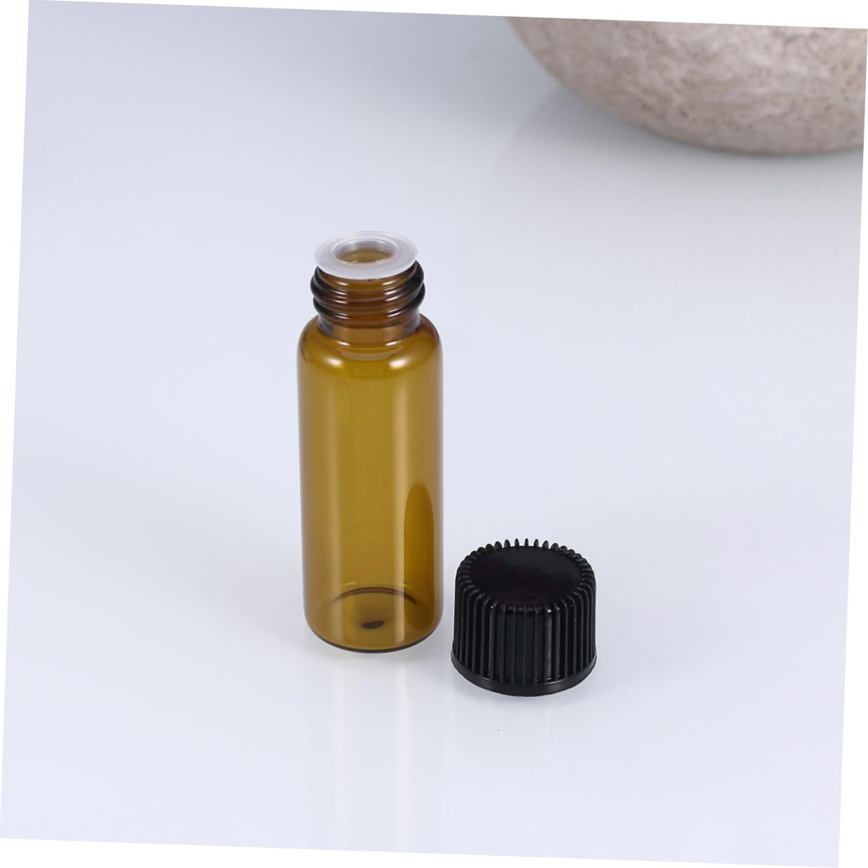 ULTECHNOVO Material Essential Oil Bottle 5Ml Mini Glass Vials Sample Bottles Screw Cap Brown Travel Size image number 1