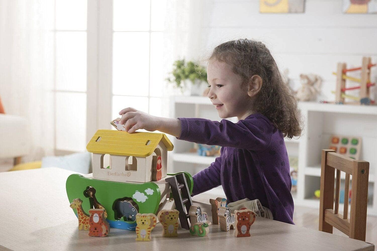 EE32686 Shape Sorting Noahs Ark