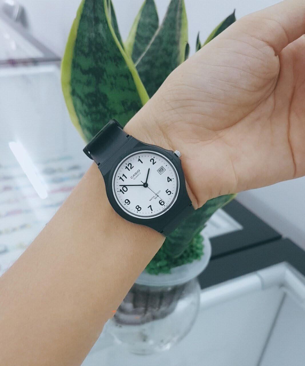 Casio MW-59 Women'S Analogue Quartz Watch with Resin Strap image number 2