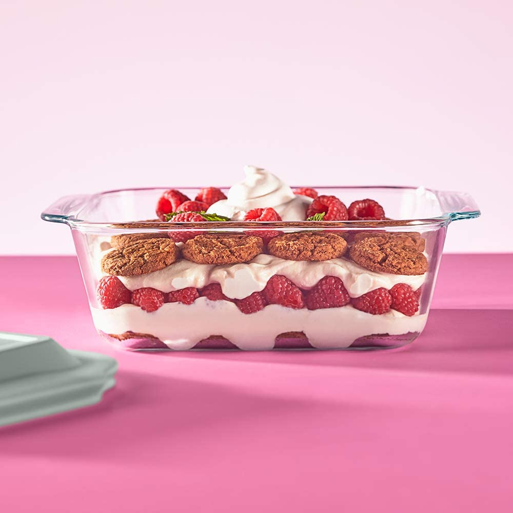 Pyrex Deep Dish Glass Baking Dishes 4 Piece Set &ndash; 50% Deeper for Roasts, Fillings & Sauces &ndash; Durable Tempered Glass, BPA Free, Dishwasher, Freezer, Microwave & Oven Safe &ndash; Sage Lids image number 5