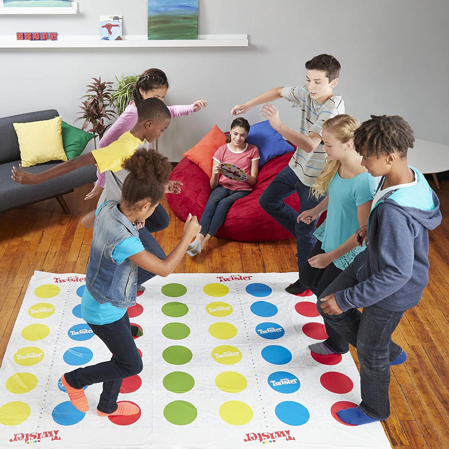 Twister Ultimate: Bigger Mat, More Coloured Spots, Family, Kids Party Game Age 6+; Compatible with Alexa (Amazon Exclusive) image number 2
