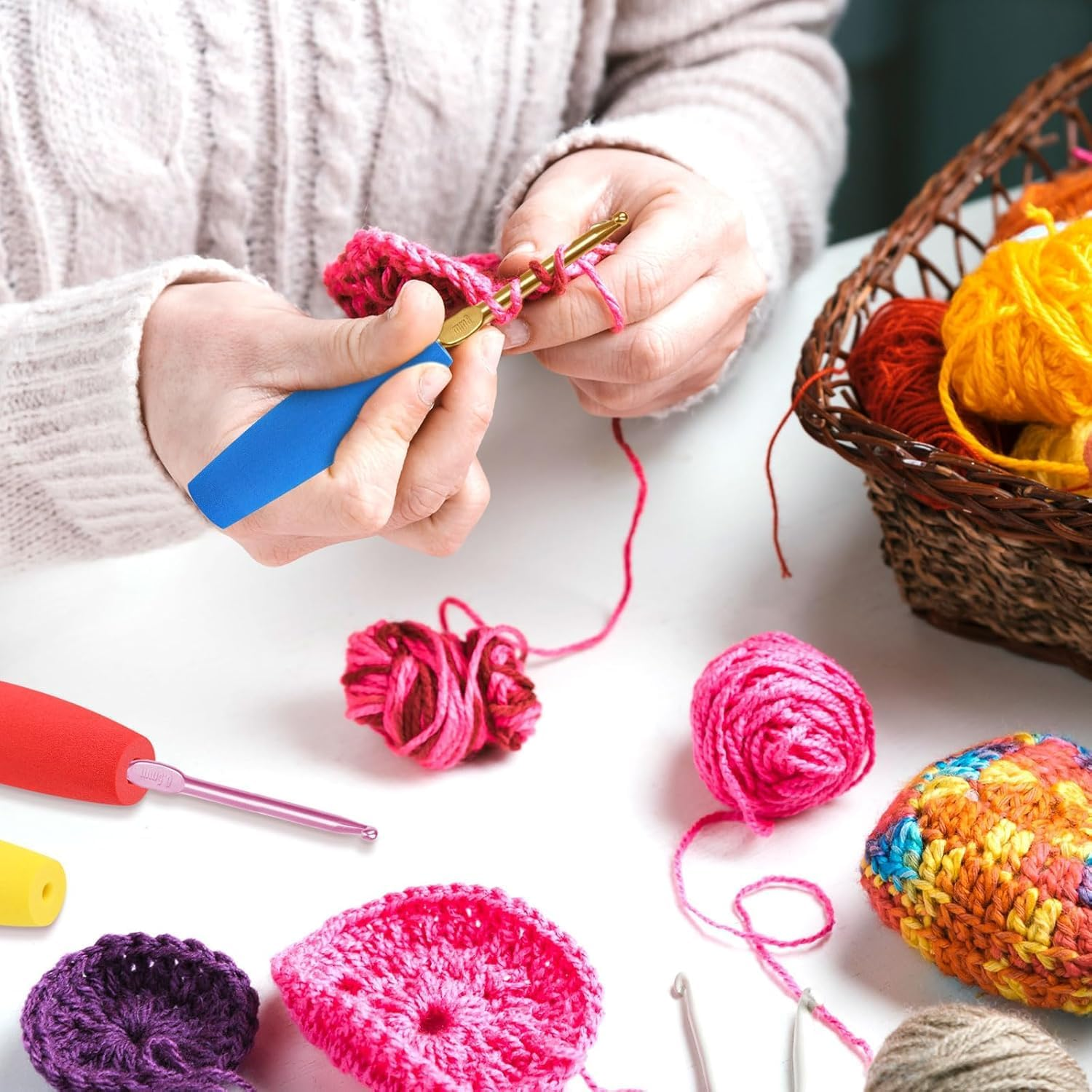 Linyongc EVA Crochet Hook Grips, 5Pcs Anti-Slip, Soft, Fits 2Mm-10Mm Hooks, Green, Orange, Yellow, Red, Blue image number 5