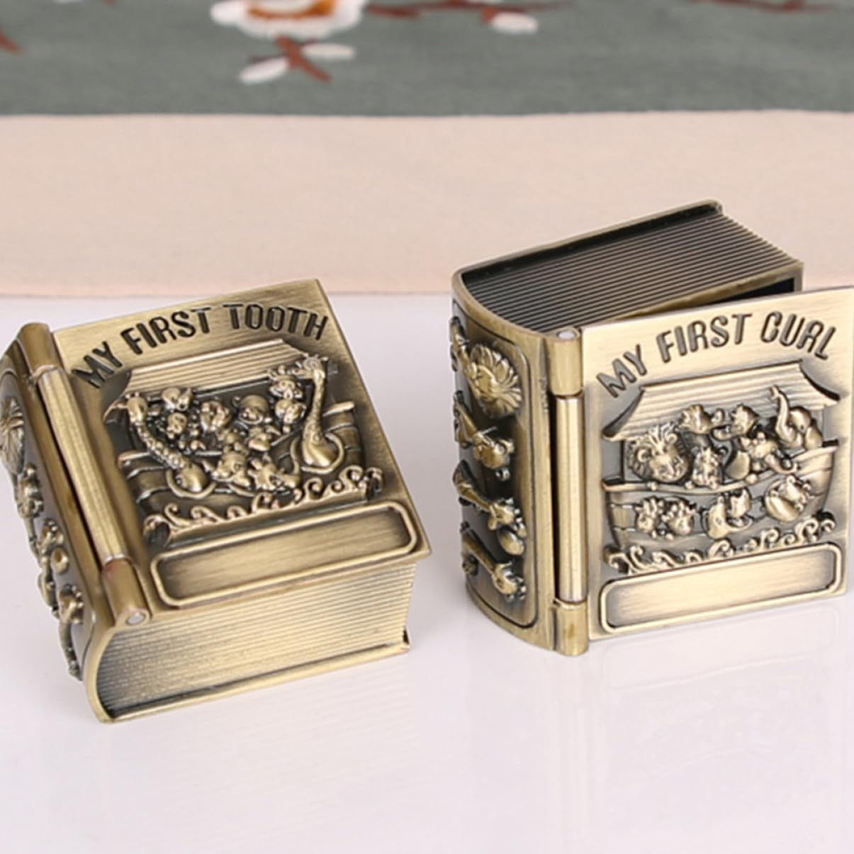 1 Pair Fetal Hair Holder Tooth Keepsake Box Treasure Organizer for Memories for Birthdays Holidays Unique Design for Storing image number 6