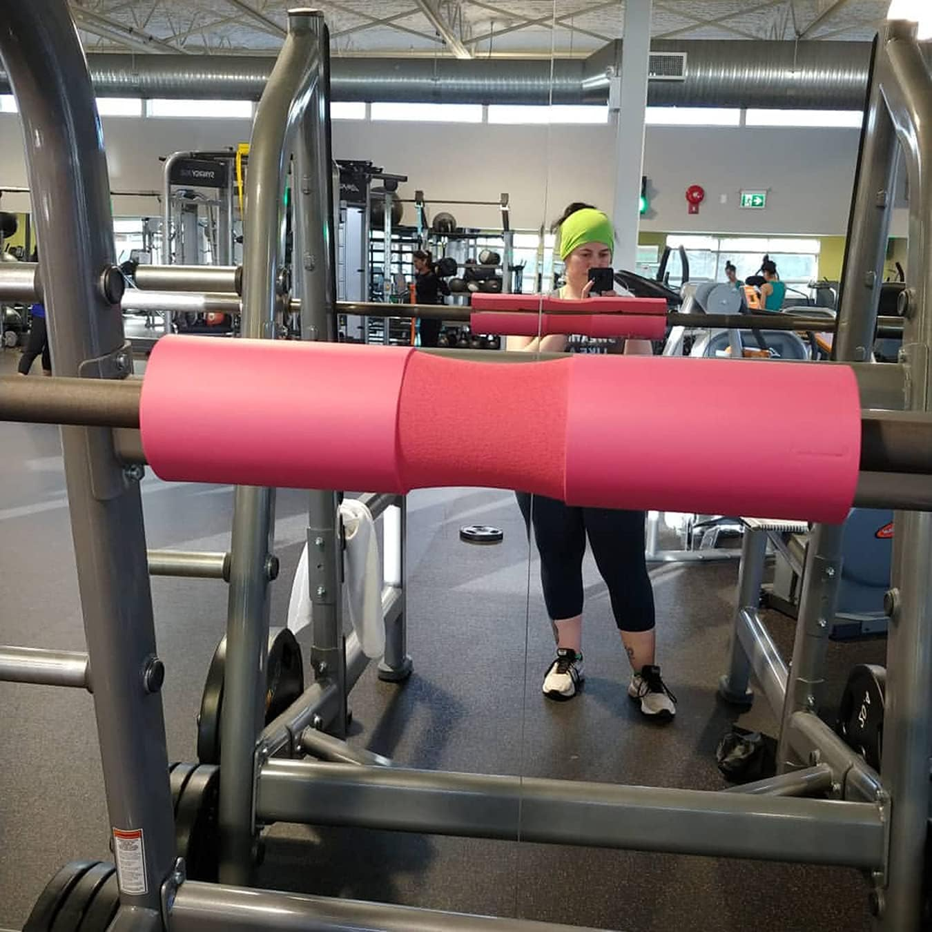 Barbell Pad for Hip Thrust Squat Bar Pad Foam Barbell Pad for Weight Bar Cushion with 2 Gym Ankle Straps 1 Booty Band and Carry Bag for Standard Olympic Bars image number 3