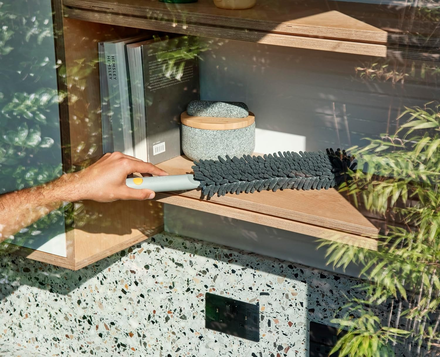 Joseph Joseph Cleantech Deep Cleaning Tool Set with Extension Pole, 5 Cleaning Tools + Extendable Telescopic Handle for Glass, Tiles, Surfaces image number 6