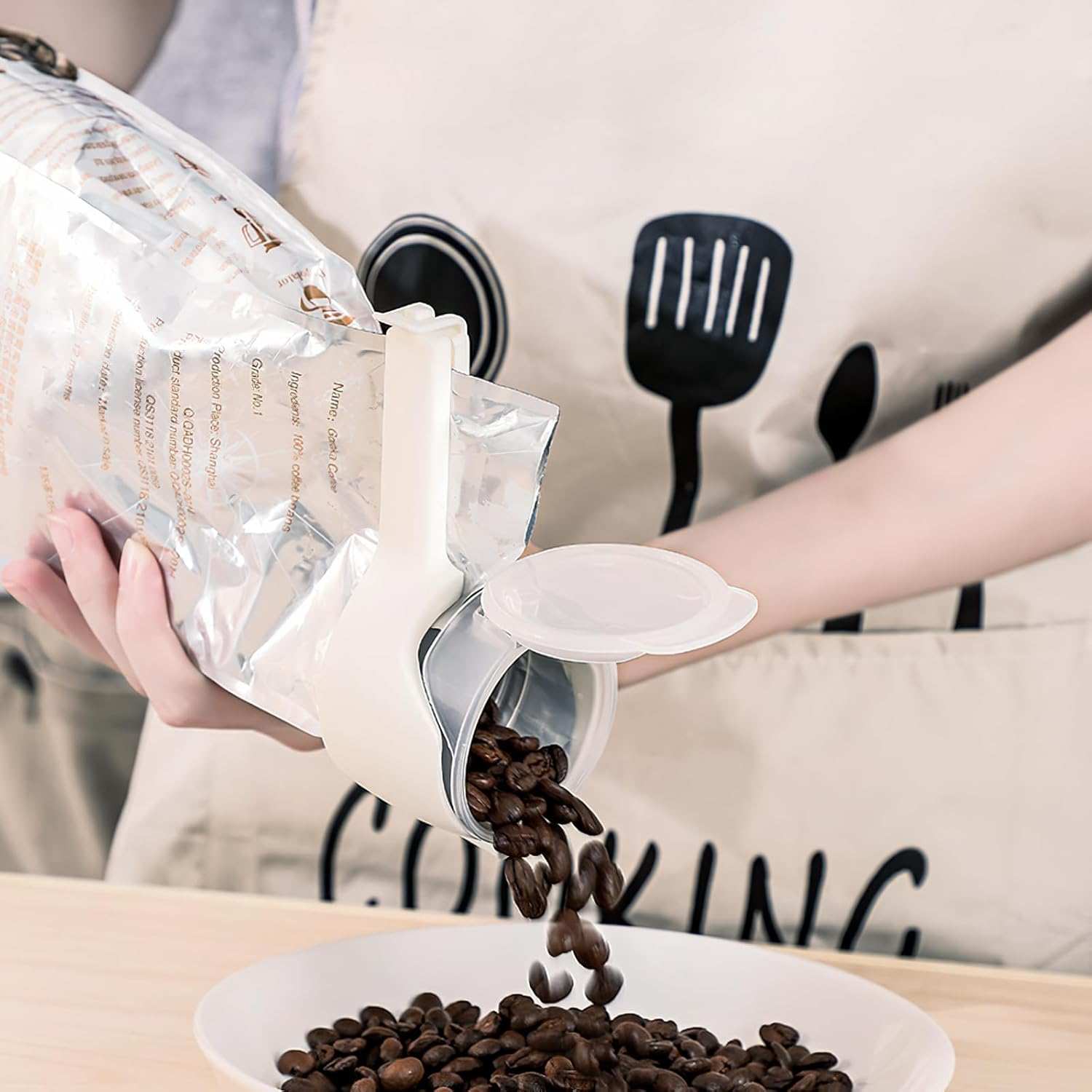 Bag Clips with Pour Spout,Snack Clips,4Pcs Snack Clips That Pour,Bag Clips for Food,Food Clips,Seal and Pour Bag Clip,Chip Bag Clips,Reusable Snack Clips Pour for Kitchen by Mruyhtop image number 2